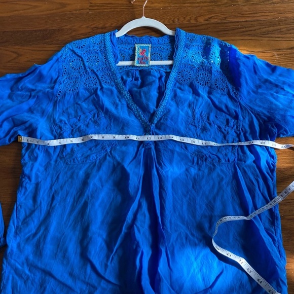 Johnny Was embroidered v-neck blouse - Picture 7 of 11